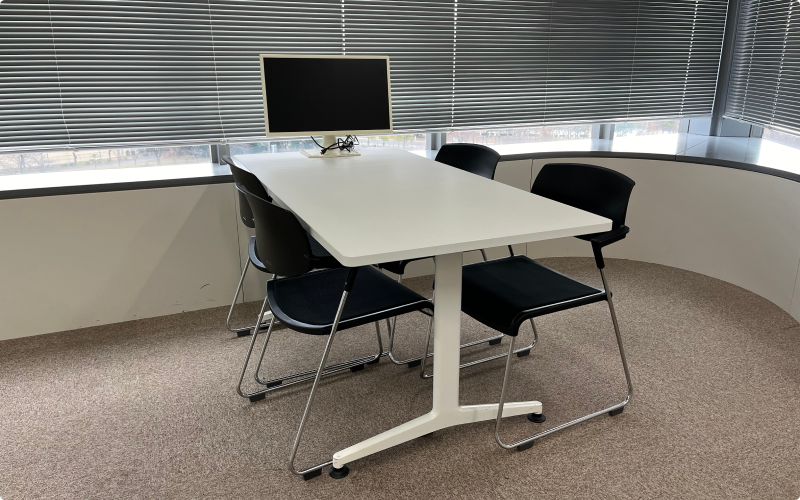 大阪支店オフィス風景